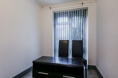 2 bedroom flat to rent, Foster Way, Birmingham B5