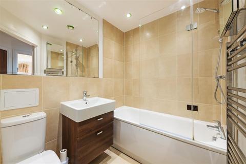1 bedroom flat to rent, Portland House, 3 Chartfield Avenue, London