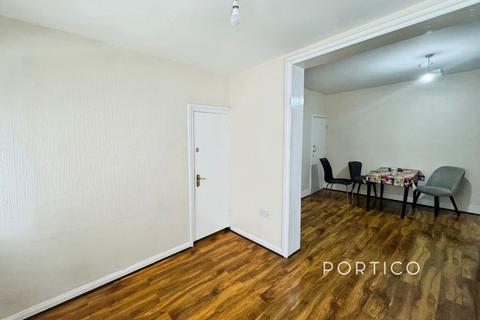 3 bedroom terraced house to rent, Kempton Road, E6