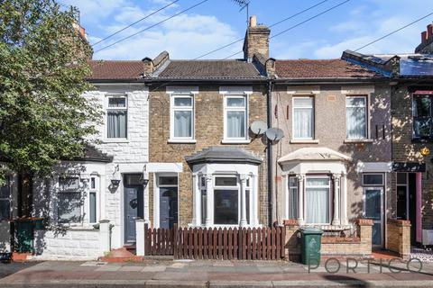 2 bedroom semi-detached house to rent, Faringford Road, E15