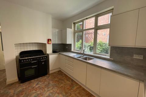 6 bedroom terraced house to rent, Ashleigh Road, Leicester