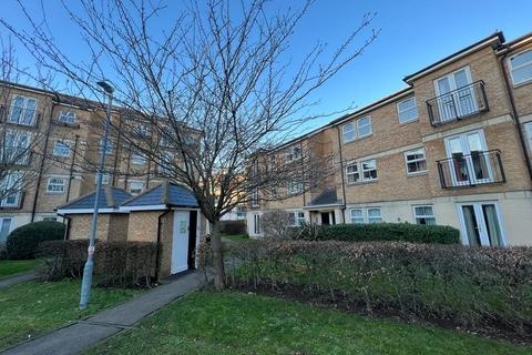 3 bedroom flat to rent, Venneit Close, Oxford