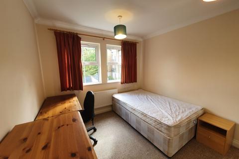 3 bedroom flat to rent, Venneit Close, Oxford