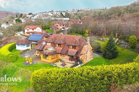 undefined, Cwrt Nant Llwynog, Treharris