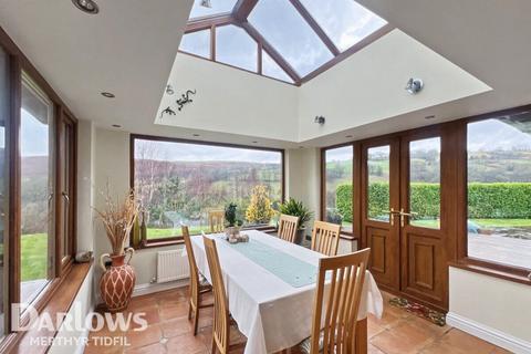 undefined, Cwrt Nant Llwynog, Treharris