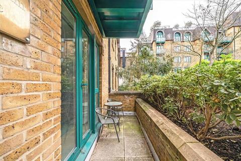 2 bedroom flat for sale, Westminster Bridge Road, London SE1