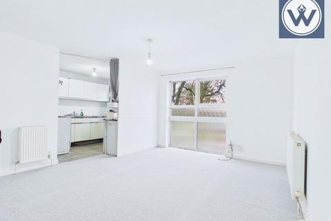 1 bedroom flat for sale, Botwell Common Road,Hayes,UB3 1JA