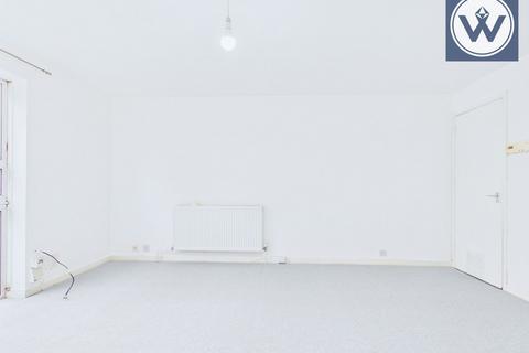 1 bedroom flat for sale, Botwell Common Road,Hayes,UB3 1JA