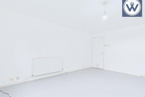 1 bedroom flat for sale, Botwell Common Road,Hayes,UB3 1JA