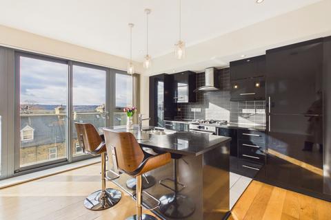 2 bedroom flat for sale, Well Lane, Low Fell, Gateshead, NE9