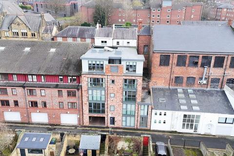 2 bedroom flat for sale, Well Lane, Low Fell, Gateshead, NE9