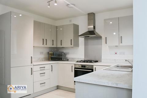 2 bedroom semi-detached house to rent, Siskin Road, Glebelands, Leicester LE4