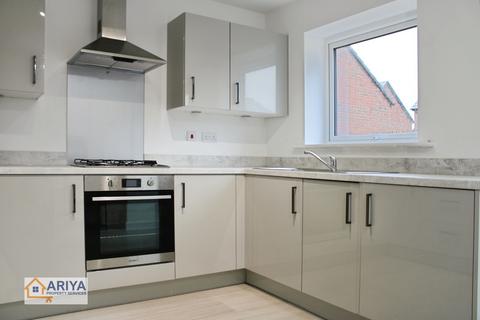 2 bedroom semi-detached house to rent, Siskin Road, Glebelands, Leicester LE4