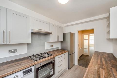 2 bedroom apartment to rent, Rowland Place, Northwood HA6