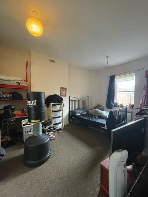 Flat 2,,.jpg