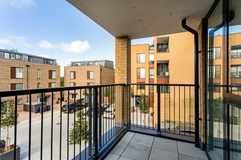2 bedroom apartment to rent, Quayle Crescent London N20