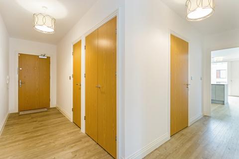 2 bedroom apartment to rent, Quayle Crescent London N20