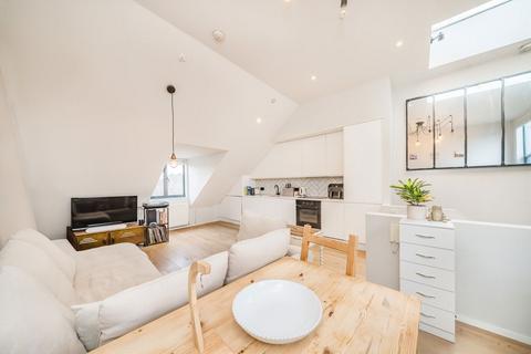1 bedroom flat for sale, Kingston Road, London SW19