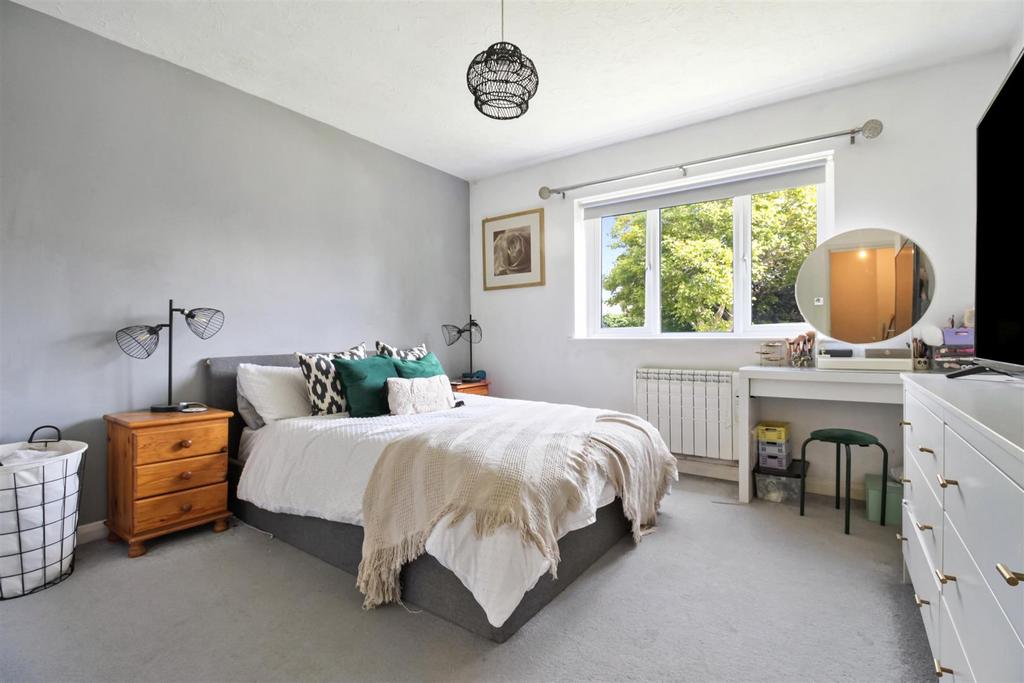 Woodsdale Court, 6 09.JPG