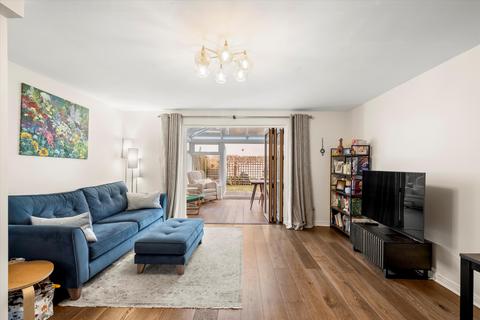2 bedroom terraced house for sale, Copenhagen Gardens, Chiswick, London W4