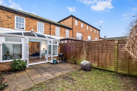 2 bedroom terraced house for sale, Copenhagen Gardens, Chiswick, London W4