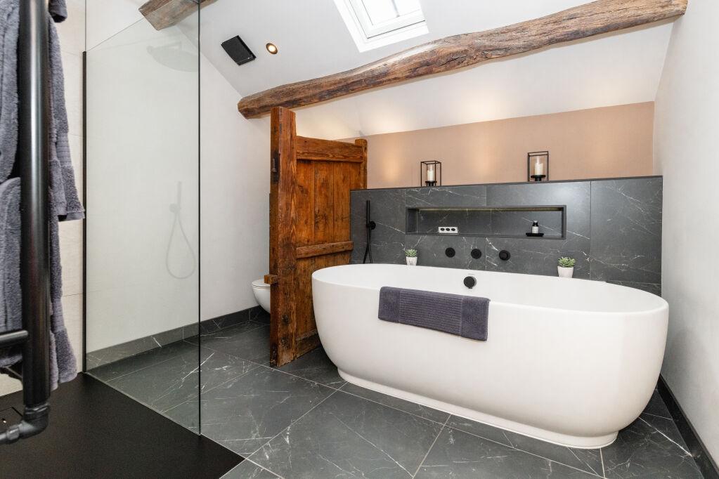 Barn Bathroom