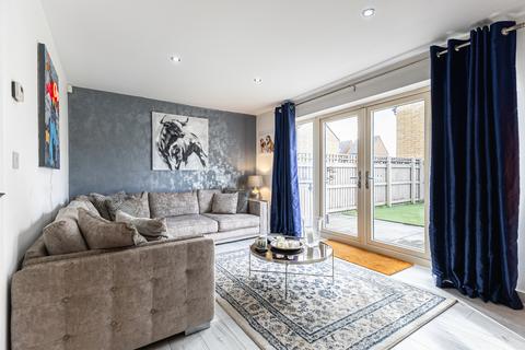 4 bedroom semi-detached house for sale, Bretby Avenue, Ossett, WF5