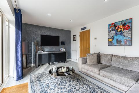 4 bedroom semi-detached house for sale, Bretby Avenue, Ossett, WF5