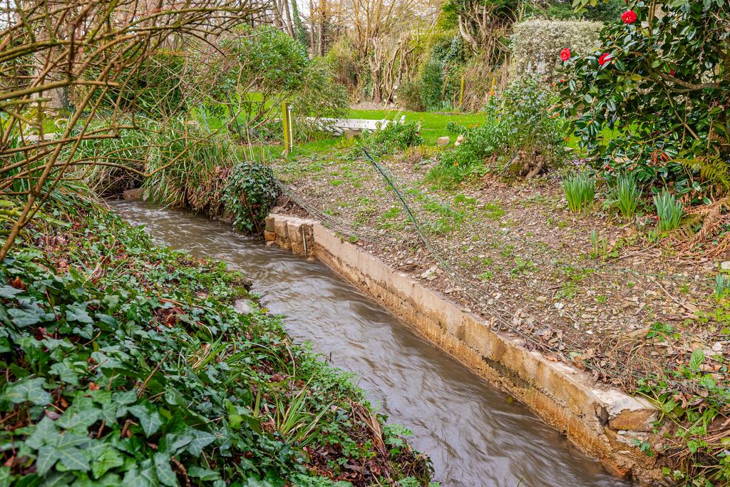 A11 - Broadhurst South Milton - 260206
