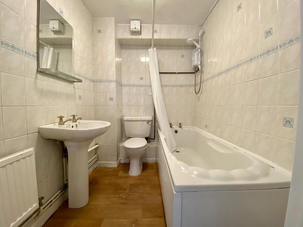 Bathroom.jpeg