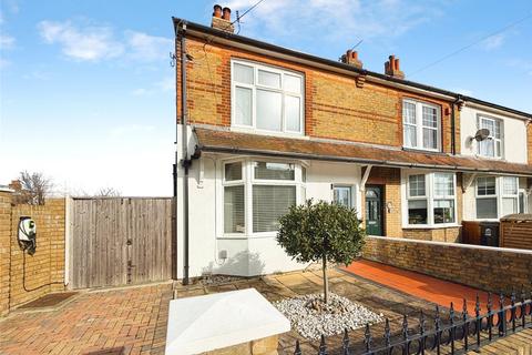 3 bedroom semi-detached house to rent, Herschell Road West, Deal CT14