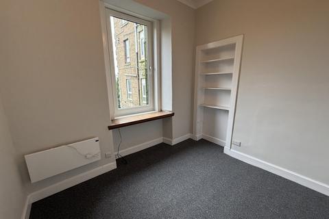 2 bedroom flat to rent, Dundee, DD2