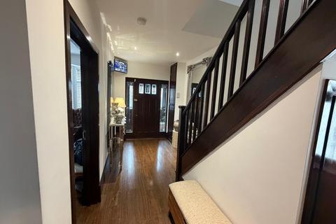 4 bedroom house for sale, Sandhurst Drive, Ilford IG3