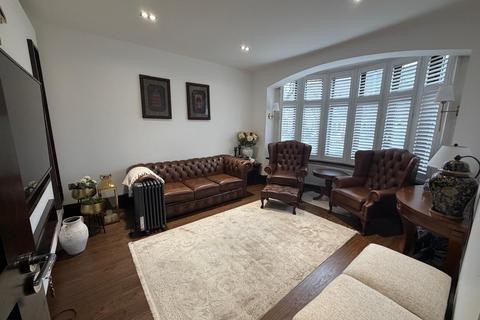 4 bedroom house for sale, Sandhurst Drive, Ilford IG3