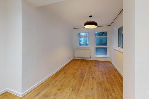 2 bedroom flat to rent, Corringham Road,, London, NW11