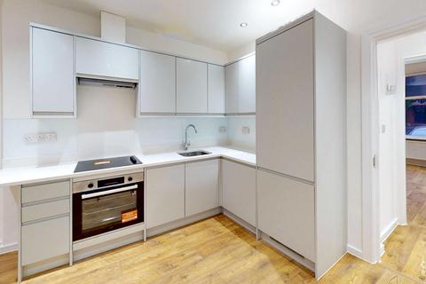 2 bedroom flat to rent, Corringham Road,, London, NW11