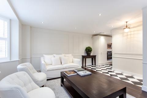 4 bedroom detached house to rent, Griffiths Close Bushey WD23