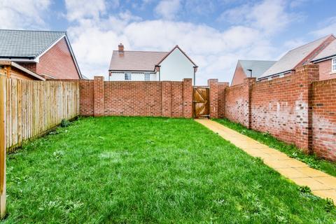 4 bedroom detached house to rent, Griffiths Close Bushey WD23