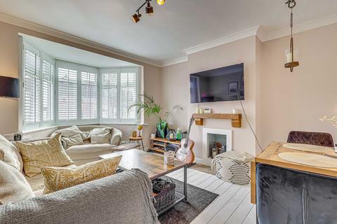 3 bedroom terraced house for sale, Manchester Drive, Leigh-on-sea, SS9