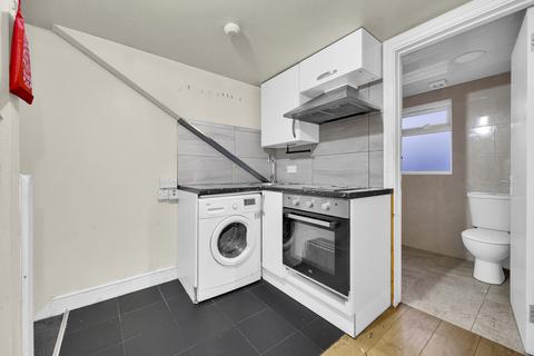 undefined, Tanners Lane, Ilford IG6