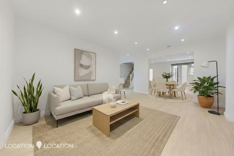 1 bedroom flat for sale, Albion Parade, London, N16