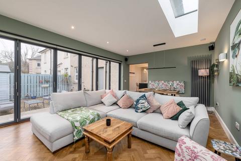 undefined, 15 Northfield Circus, Edinburgh, EH8 7PZ