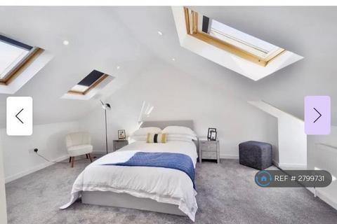 2 bedroom flat to rent, Reynolds Road, London, W4