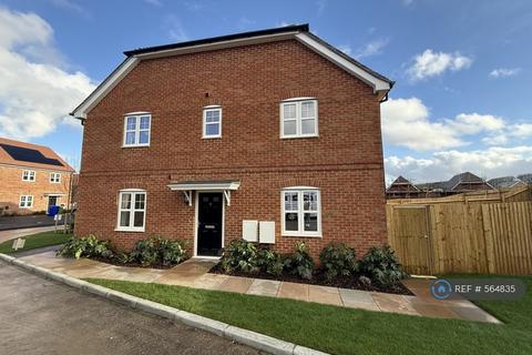 3 bedroom semi-detached house to rent, Monarch Place, Newington, ME9