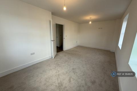3 bedroom semi-detached house to rent, Monarch Place, Newington, ME9