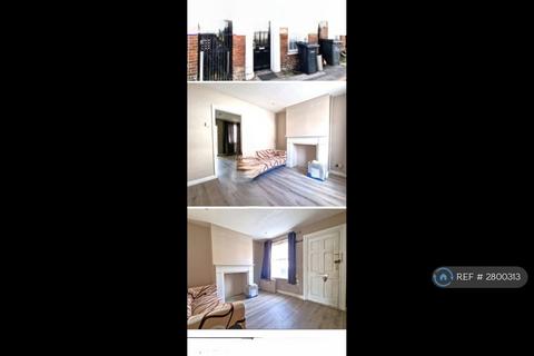 4 bedroom terraced house to rent, Dumfries St, Luton, LU1