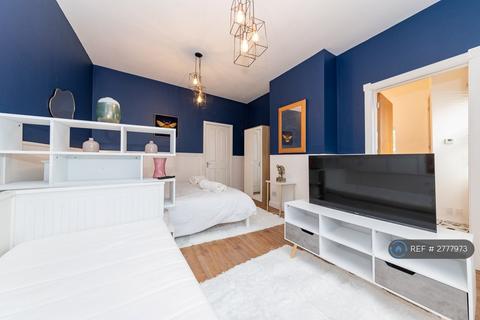 undefined, Goosbrok Road, Reading, RG4
