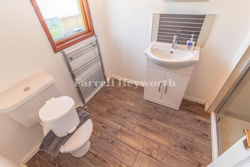 Bedroom 2 en suite