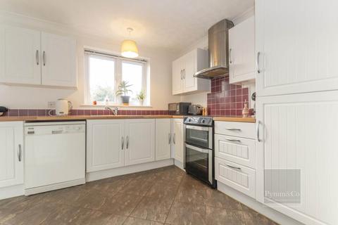 3 bedroom semi-detached house for sale, Warren Close, Norwich NR6