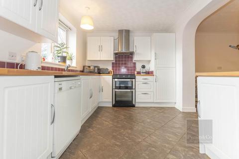 3 bedroom semi-detached house for sale, Warren Close, Norwich NR6